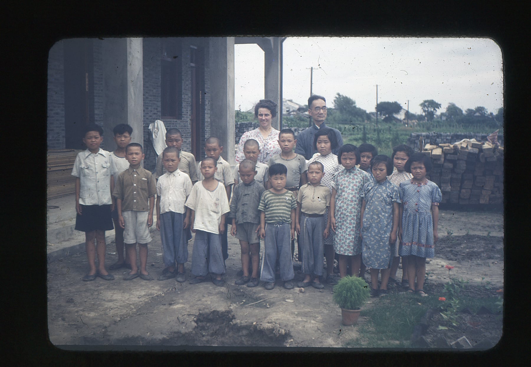 Children photographed in wartime China.